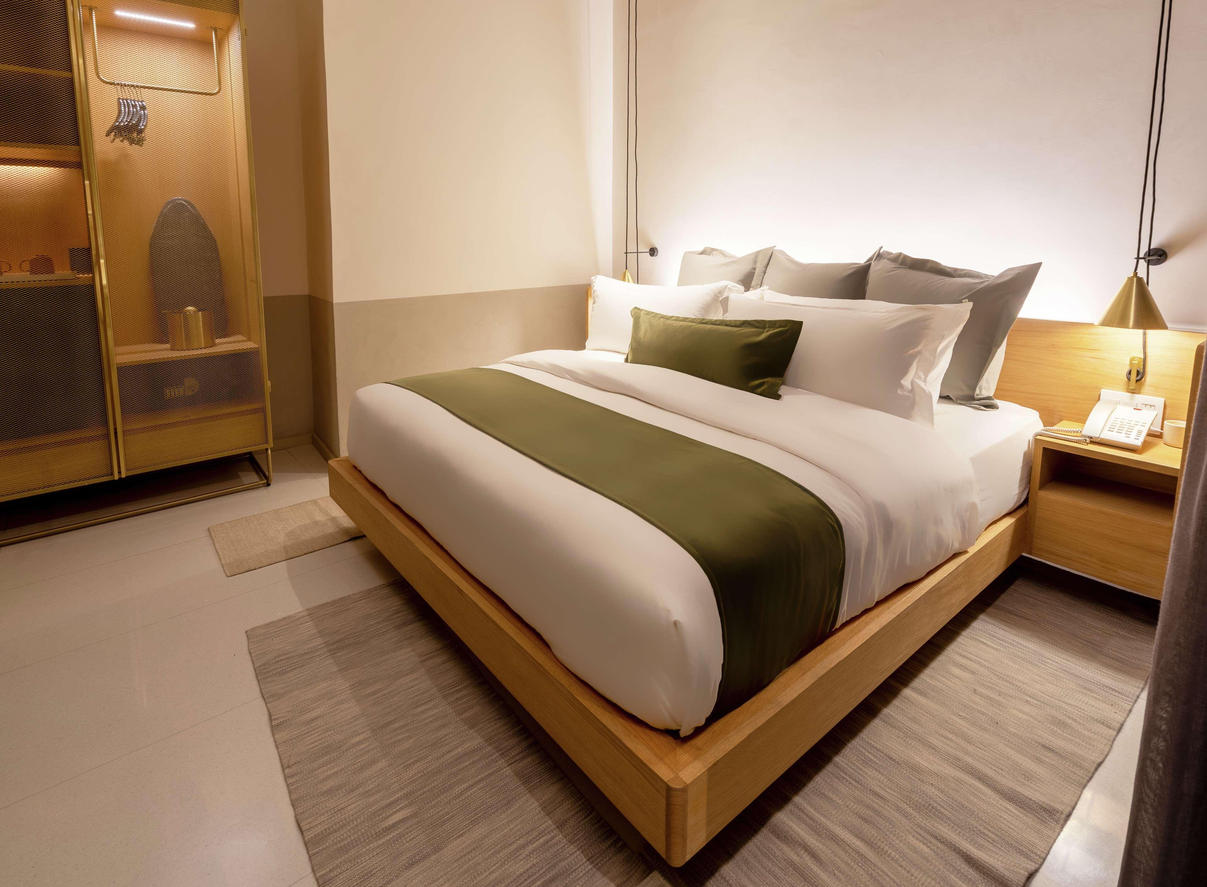 Hotel Umbral, Curio Collection By Hilton