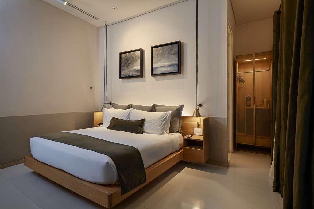 Umbral, Curio Collection By Hilton
